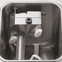 Depósito de acero inoxidable refrigerado para mantener el producto en condiciones óptimas de servicio